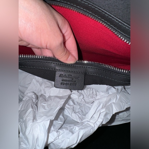 Salvatore Ferragamo Gancini Convertible - Picture 3 of 12